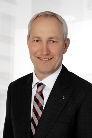 Mathias Dreyer, Geschäftsführer und Leiter Bankenvertrieb Mathias Dreyer, Geschäftsführer und Leiter Bankenvertrieb