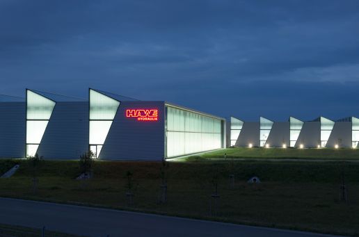 Nachts entsteht ein stimmungsvolles Bild Nachts entsteht ein stimmungsvolles Bild