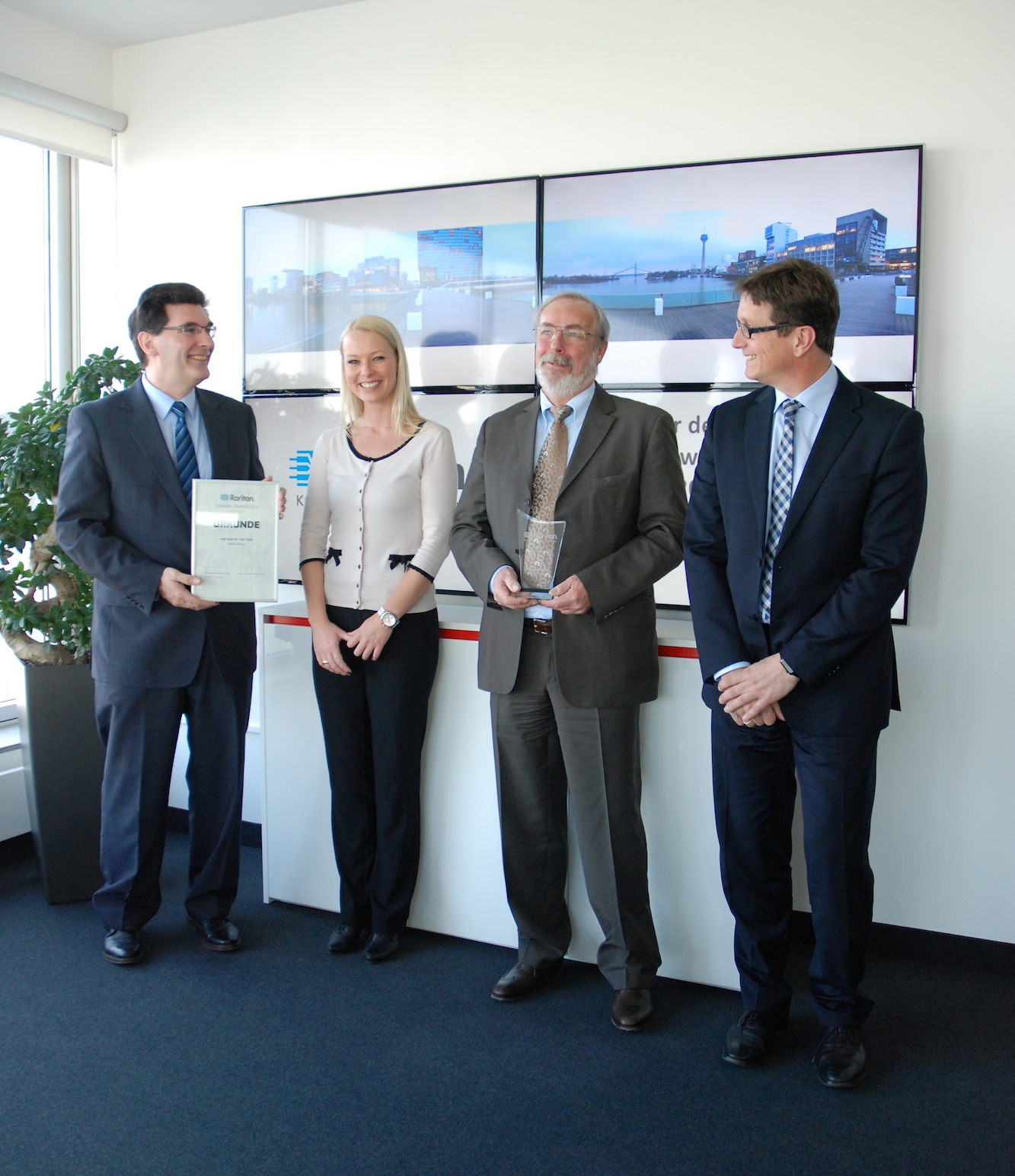 (v.l.n.r.) Markus Brenner, Laura Heiler, Peter Mollnar, Ralf Ploenes (v.l.n.r.) Markus Brenner, Laura Heiler, Peter Mollnar, Ralf Ploenes