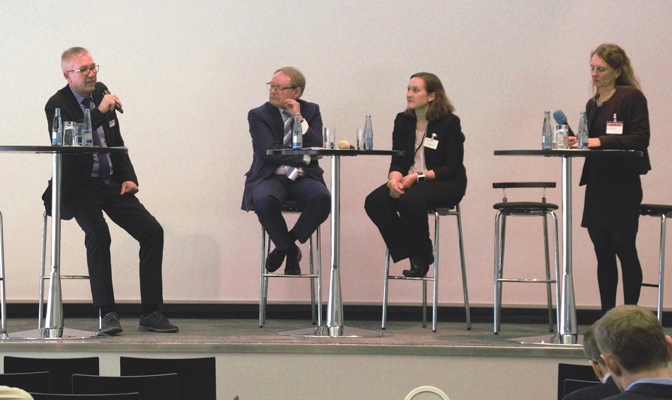 Karl M. Tröger, Burkhard Röhrig, Dr.-Ing. Miriam Schleipen im Gespräch mit Dr. Christine Lötters
