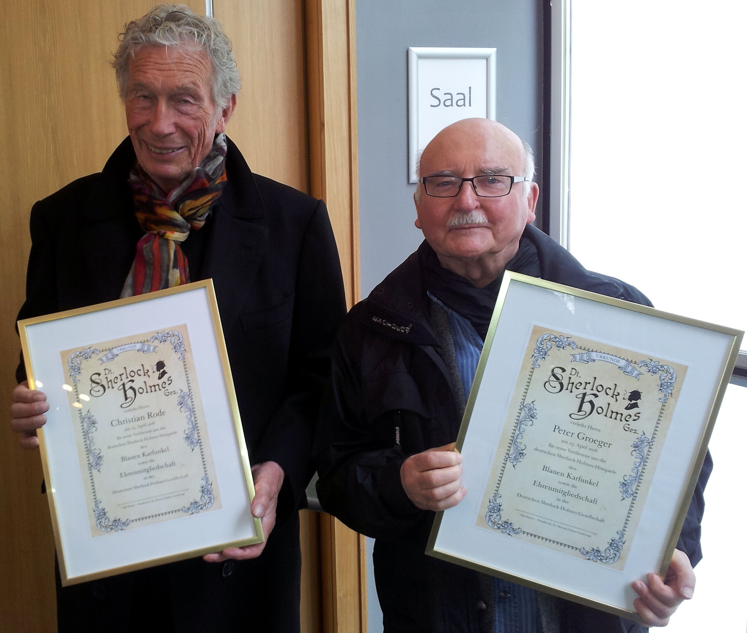 Christian Rode und Peter Groeger mit ihren Urkunden.