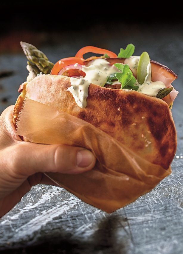 Der Klassiker als Spargel-Pita neu interpretiert Der Klassiker als Spargel-Pita neu interpretiert