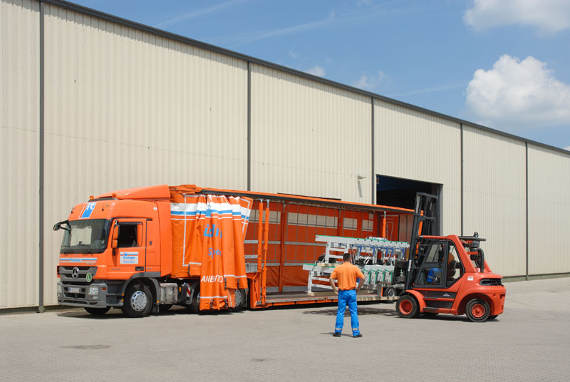 Maschinentransport ist Leidenschaft der Spedition. Für ausländische Unternehmen ist Rüdinger der Fre Maschinentransport ist Leidenschaft der Spedition. Für ausländische Unternehmen ist Rüdinger der Fre