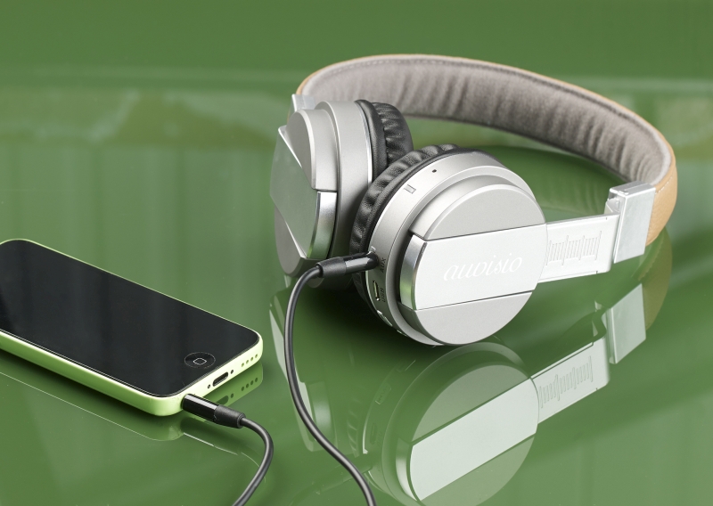 auvisio Faltbares On-Ear-Bluetooth-Headset OHS-120.fm mit Steuertasten& Radio, www.pearl.de auvisio Faltbares On-Ear-Bluetooth-Headset OHS-120.fm mit Steuertasten& Radio, www.pearl.de