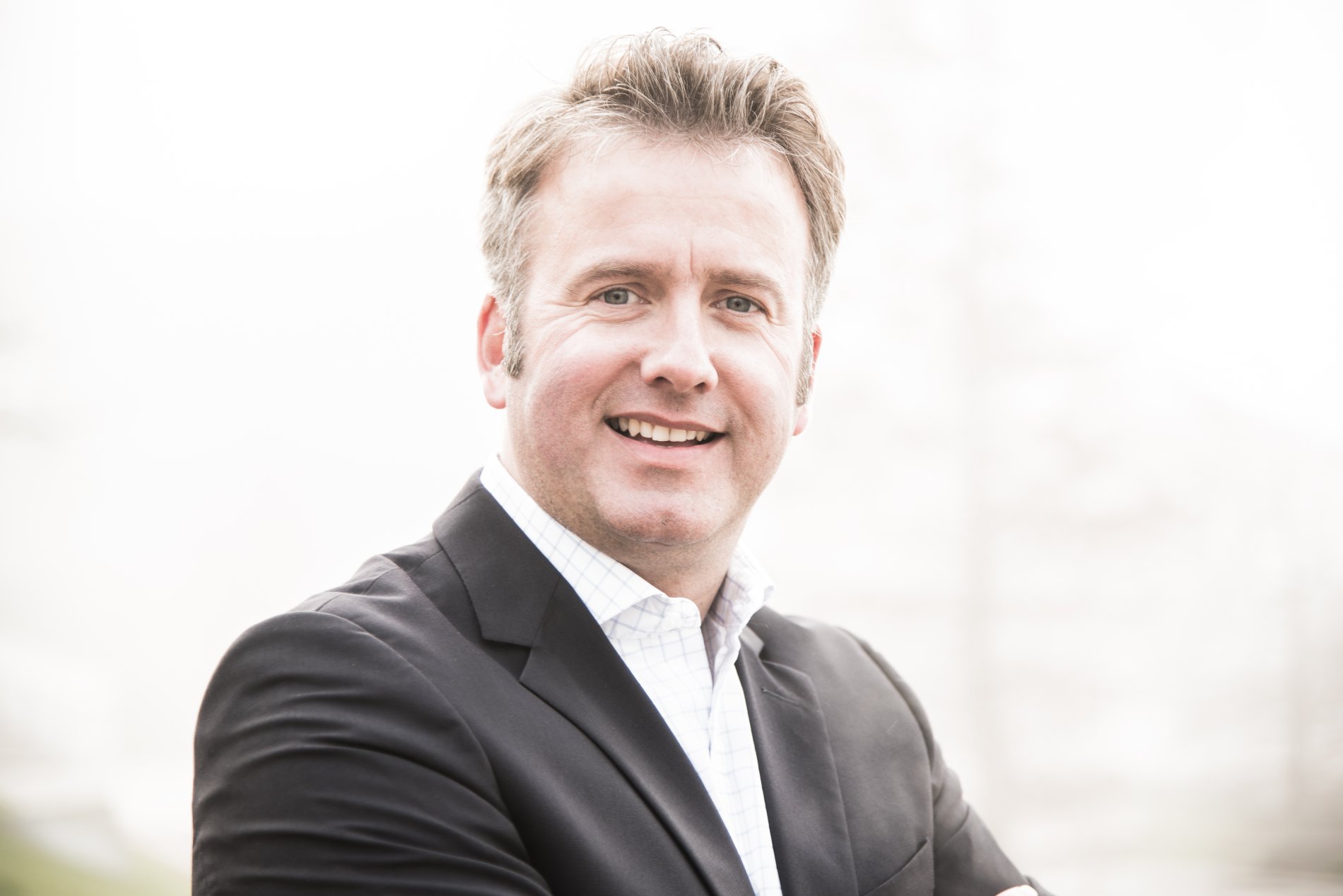 Wie man mit Empfehlungsmarketing neue Kunden gewinnt, weißder Verkaufstrainer Ulrik Neitzel. Wie man mit Empfehlungsmarketing neue Kunden gewinnt, weißder Verkaufstrainer Ulrik Neitzel.