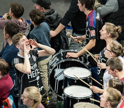 (Foto: hl-studios, Erlangen): Großes Handballfest mit über 8.000 Fans in der Arena (Foto: hl-studios, Erlangen): Großes Handballfest mit über 8.000 Fans in der Arena