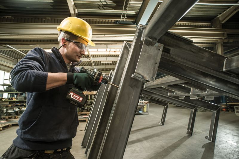 Leistungsstark, schnell und ausdauernd: Der kompakte BS 18 LTX BL Q I von Metabo. Foto: Metabo