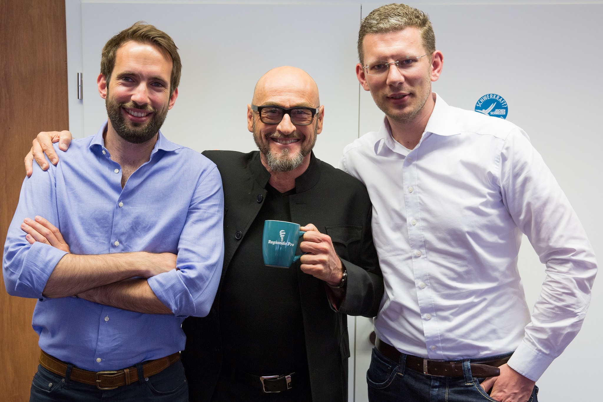 Jochen Schweizer (Mitte) mit den Geschäftsführern von Regiondo, Yann Maurer und Oliver Nützel. Jochen Schweizer (Mitte) mit den Geschäftsführern von Regiondo, Yann Maurer und Oliver Nützel.