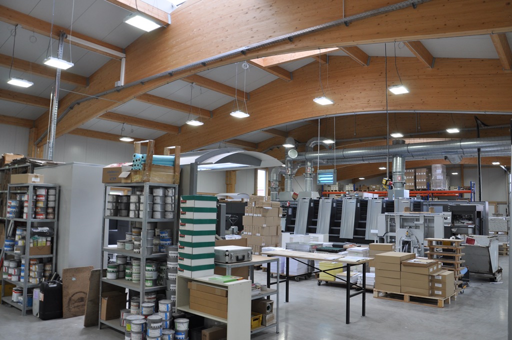 AS LED Lighting Hallenstrahler Classic Line (HCL) bei Firma Esta Druck GmbH, Huglfing