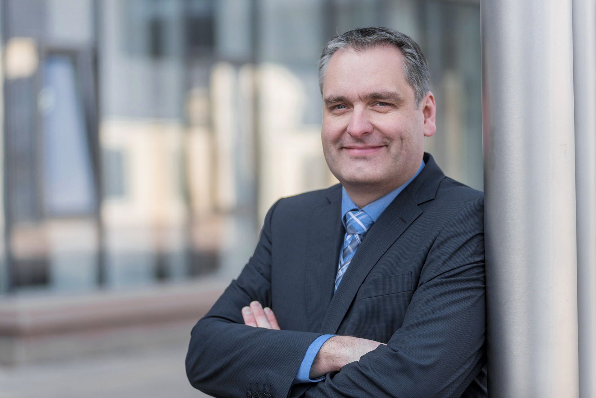 Der Optimierer und Begleiter Thomas Kiefer weiß, wie aus Theorie Umsetzung wird. Der Optimierer und Begleiter Thomas Kiefer weiß, wie aus Theorie Umsetzung wird.