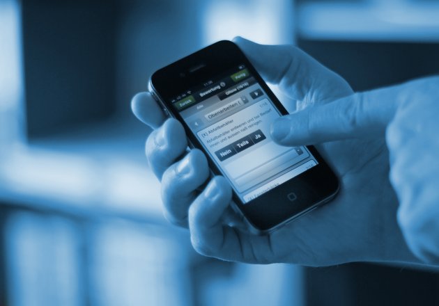 Per Smartphone und App können Sie schnell die Qualität der Gebäudereinigungüberprüfen