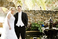 Bildquelle: https://pixabay.com/de/braut-br%C3%A4utigam-hochzeit-paar-458119/