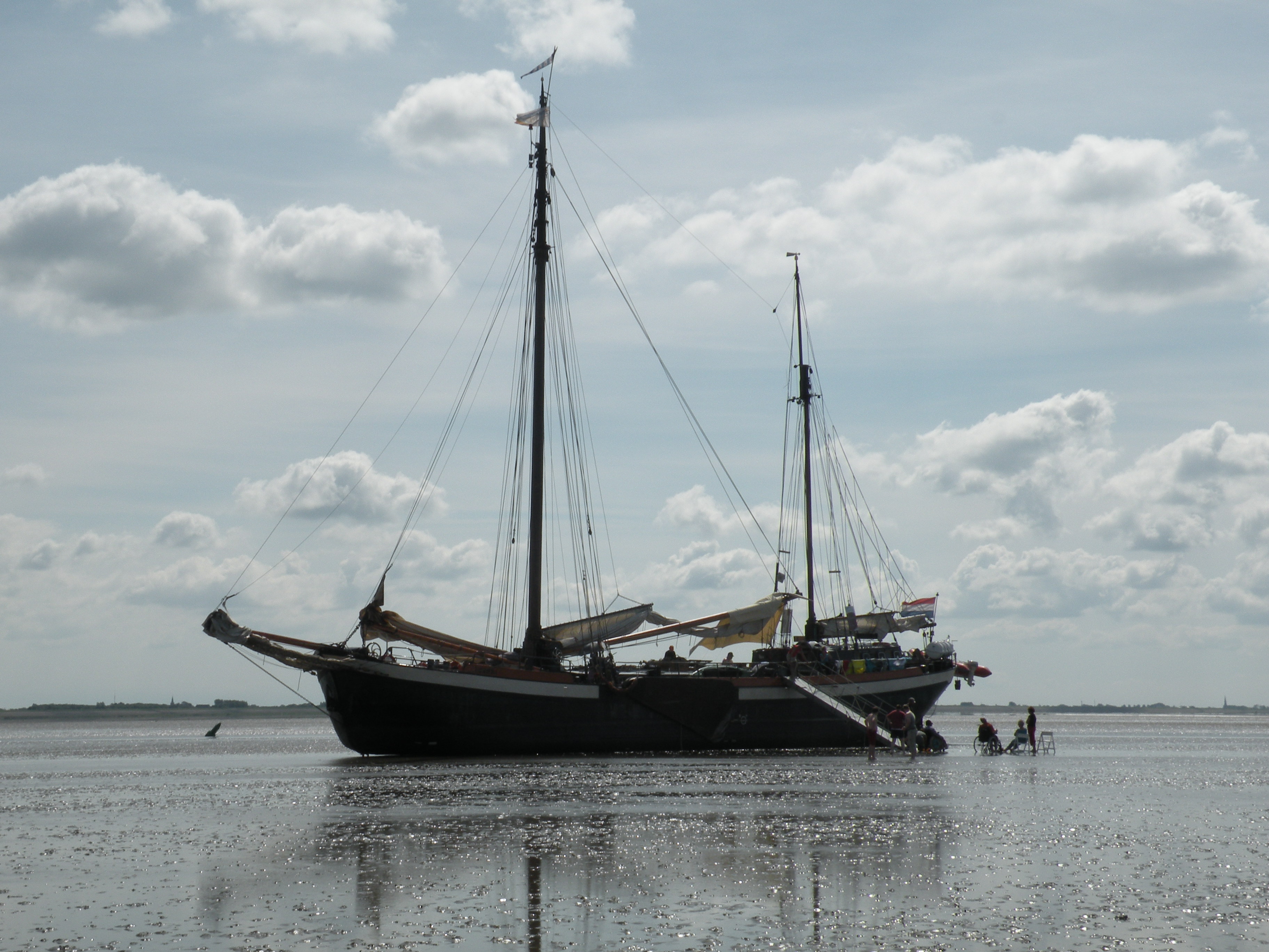 Das Plattbodenschiff Ludgerdina ist komplett rollstuhlgercht