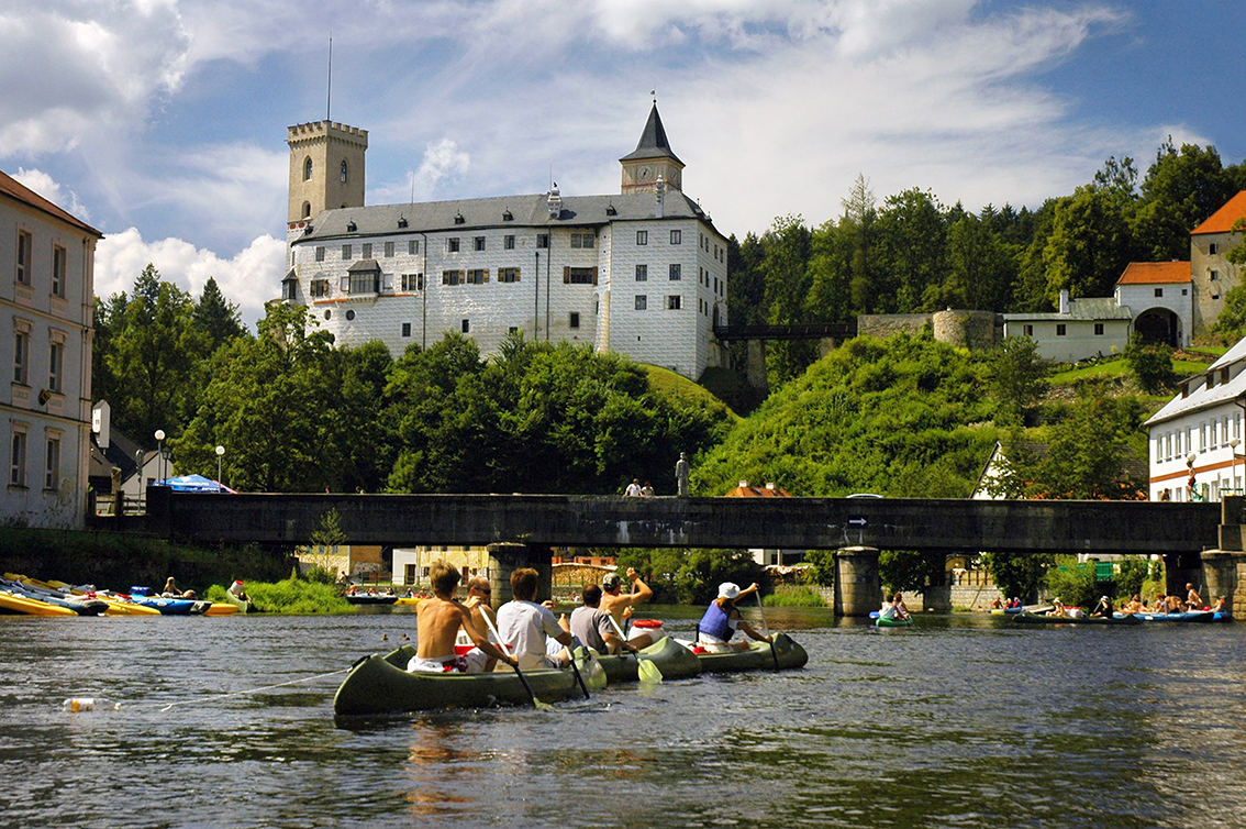Auch auf Burg Rozmberg erklingt Rockmusik. (Bildquelle: CzechTourism) Auch auf Burg Rozmberg erklingt Rockmusik. (Bildquelle: CzechTourism)