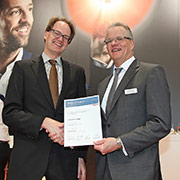 Malte Ihlenfeld von Bosch (l.) und Dr. Peter Saffe von Aventics Malte Ihlenfeld von Bosch (l.) und Dr. Peter Saffe von Aventics