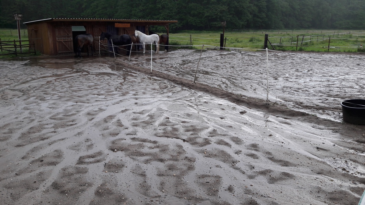 Nach dem Unwetter nur noch Schlamm