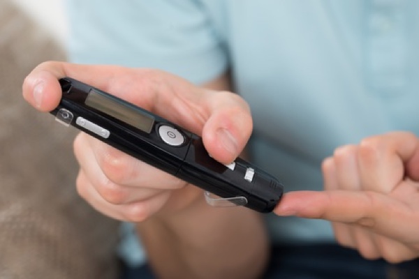 Diabetes und Schilddrüsenerkrankungen können zusammenhängen. (Bildquelle:©Andrey Popov - Fotolia) Diabetes und Schilddrüsenerkrankungen können zusammenhängen. (Bildquelle:©Andrey Popov - Fotolia)