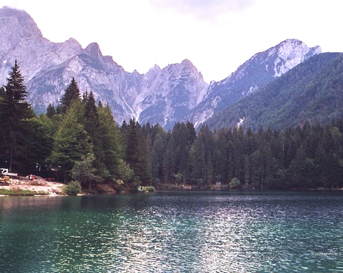Fusine-Seen in Friaul mit tollem Berg-Panorama. (Foto: (c) presseweller) Fusine-Seen in Friaul mit tollem Berg-Panorama. (Foto: (c) presseweller)
