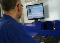Forschung zur Weiterentwicklung technischer Federn. 