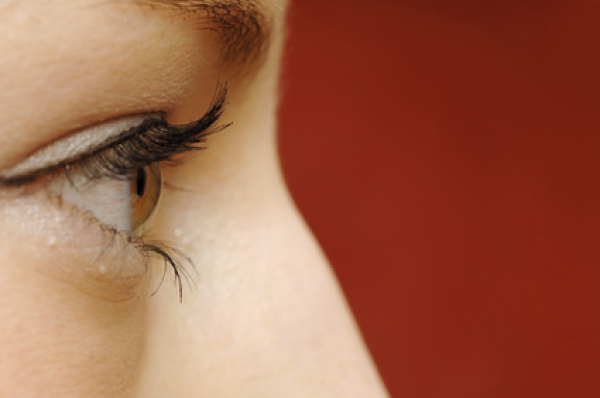 Ein frischer Blick nach einer Lidstraffung. (Bildquelle:©BildPix.de - Fotolia.com)