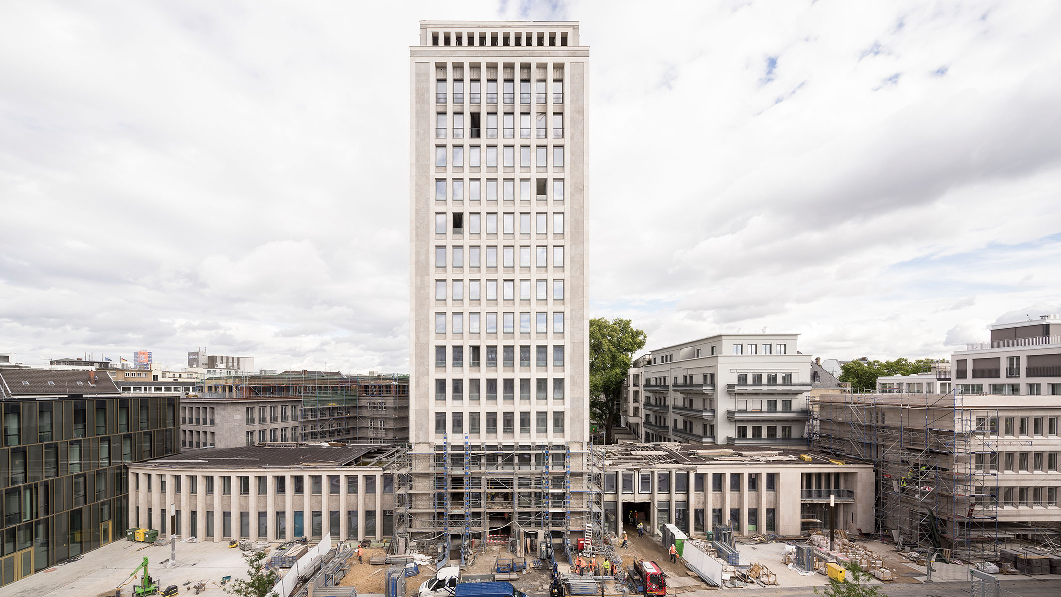 Gerling-Hochhaus Köln - vom Bürogebäude zum modernen Wohnhaus (Bildquelle:©Marcus Schwier)