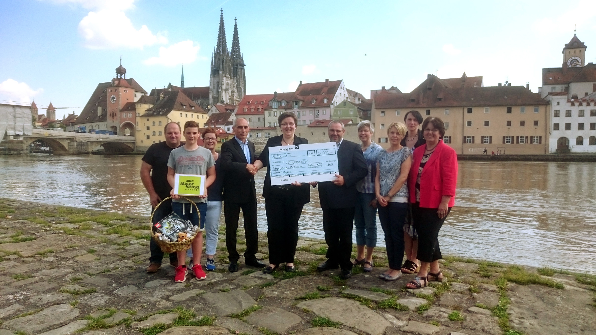 Spendenübergabe in Regensburg Spendenübergabe in Regensburg