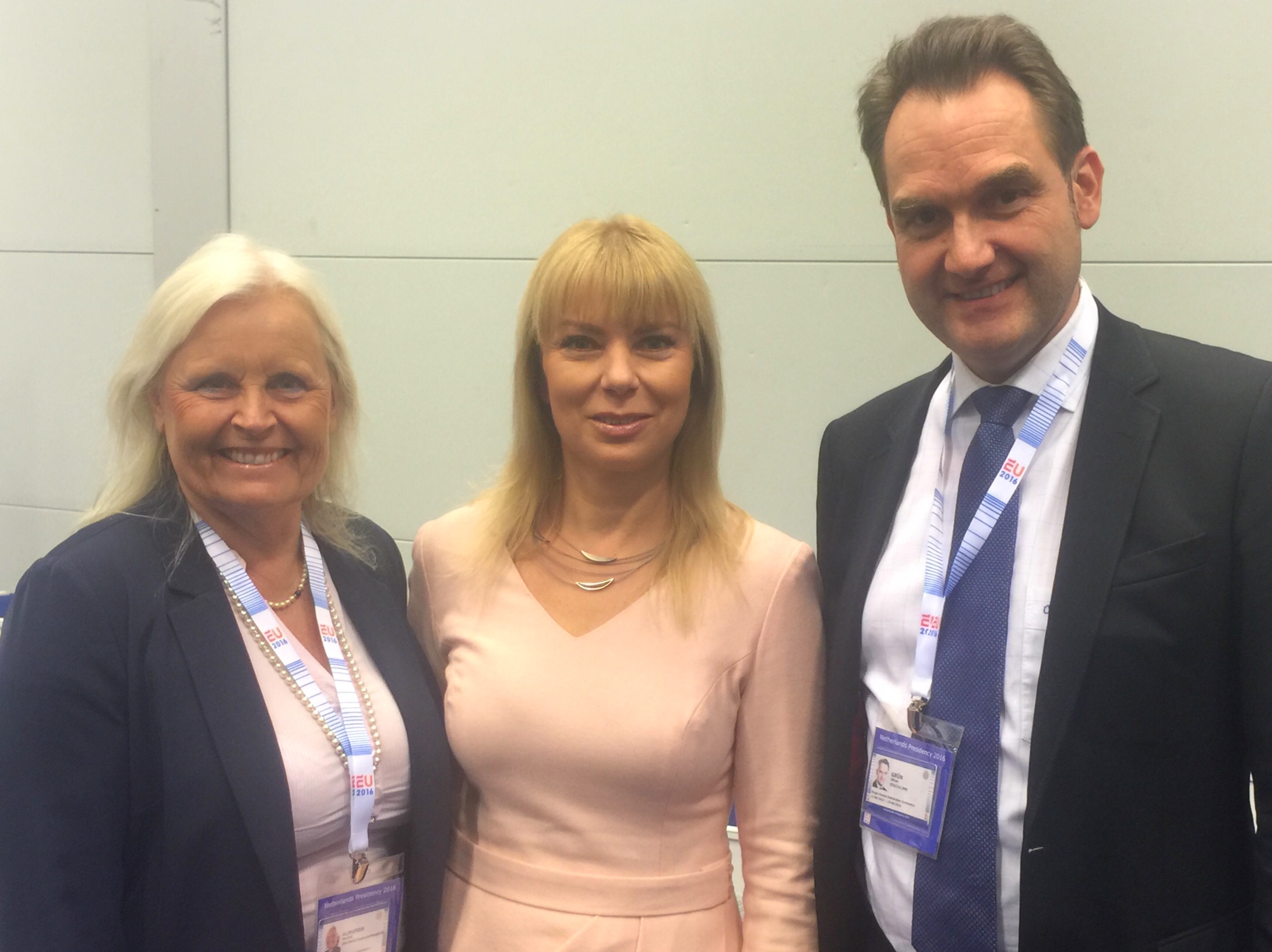 Dr. Oliver Grün, Präsident DIGITAL SME, El?bieta Bie?kowska, EU Kommissarin (Mitte) Gunilla Almgren