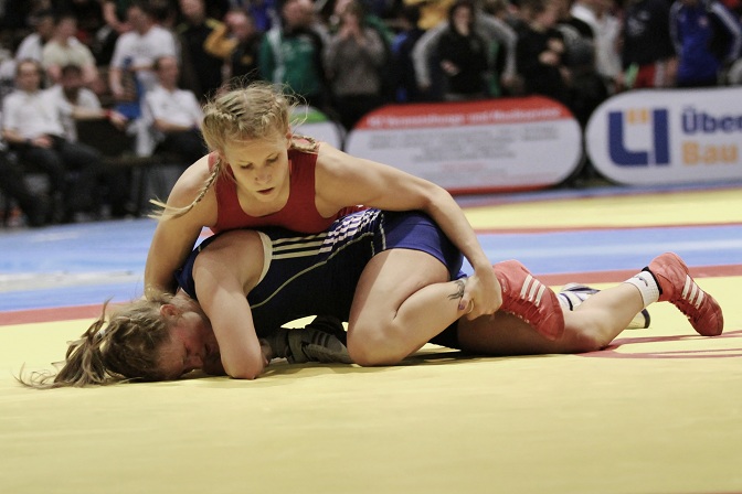 Aline Focken (oben) gilt als eine der Favoritinnen bei Olympia Aline Focken (oben) gilt als eine der Favoritinnen bei Olympia