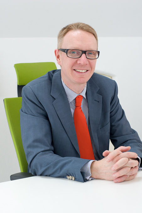 Für betroffene Anleger der Lombardium-Gruppe rät der erfahrene Jurist Christian-H. Röhlke Für betroffene Anleger der Lombardium-Gruppe rät der erfahrene Jurist Christian-H. Röhlke