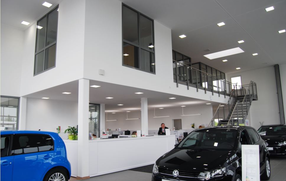 Showroom Autohaus Karl Moser mit Einbauleuchten ESL von AS LED Lighting Showroom Autohaus Karl Moser mit Einbauleuchten ESL von AS LED Lighting