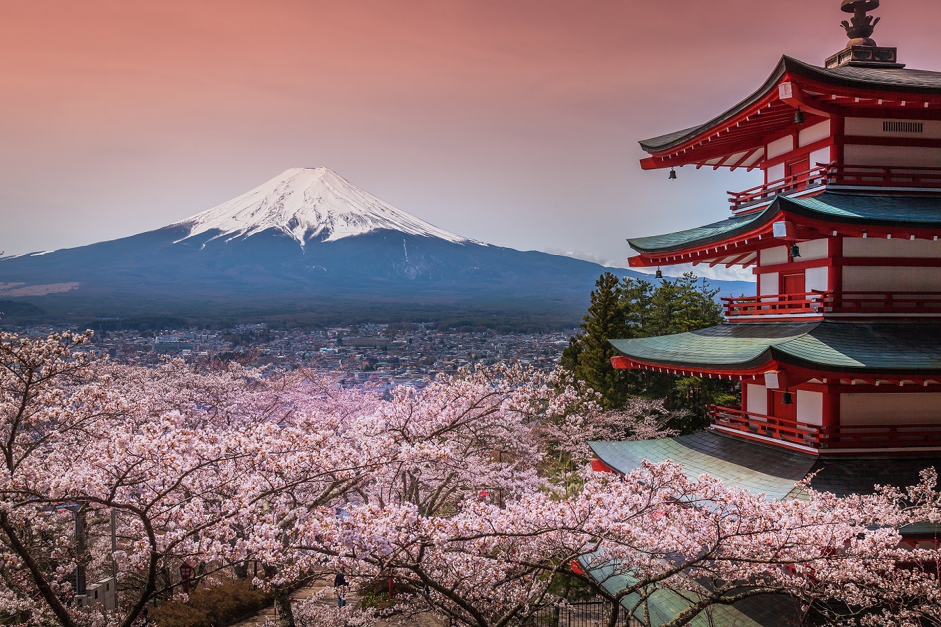 Der Mount Fuji in Japan (Bildquelle: platongkoh55, Fotolia) Der Mount Fuji in Japan (Bildquelle: platongkoh55, Fotolia)