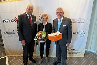 v.l.n.r.: AMÖ-Präsident Gert Hebert, Cilly Röhr, Johannes Röhr v.l.n.r.: AMÖ-Präsident Gert Hebert, Cilly Röhr, Johannes Röhr