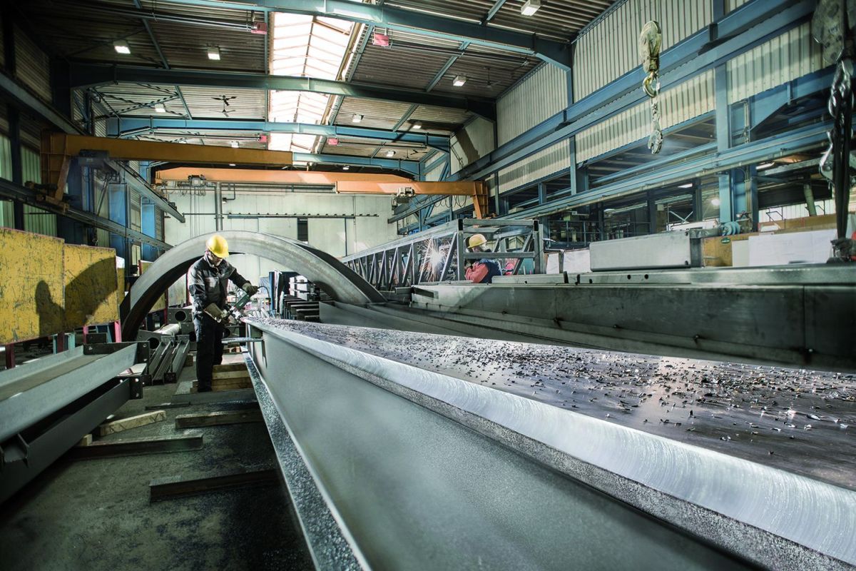 Spart Zeit und Geld: Neue Metall-Kantenfräsen bis 15 Millimeter Fasenhöhe von Metabo. Foto: Metabo