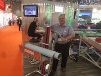 Die Erfinder Rolando und Allesandro mit ihrem Easy Transporter. Die Erfinder Rolando und Allesandro mit ihrem Easy Transporter.