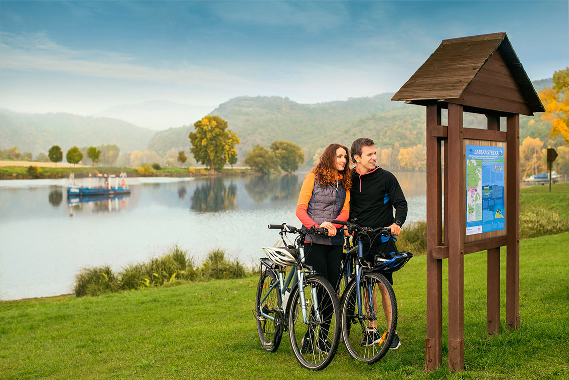 Unterwegs auf dem Elberadweg in Tschechien (Bildquelle: Petr Polak/Czechtourism) Unterwegs auf dem Elberadweg in Tschechien (Bildquelle: Petr Polak/Czechtourism)