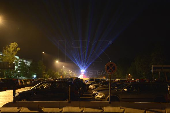 LPS-Laser rockt mit beim Rock im Park Festival. Laserstrahlen als Wegweiser. LPS-Laser rockt mit beim Rock im Park Festival. Laserstrahlen als Wegweiser.