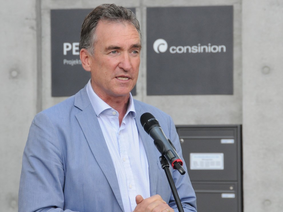 Joachim Lang bei der Einweihung der neuen Geschäftsräume von consinion in der Ulmer Schillerstraße