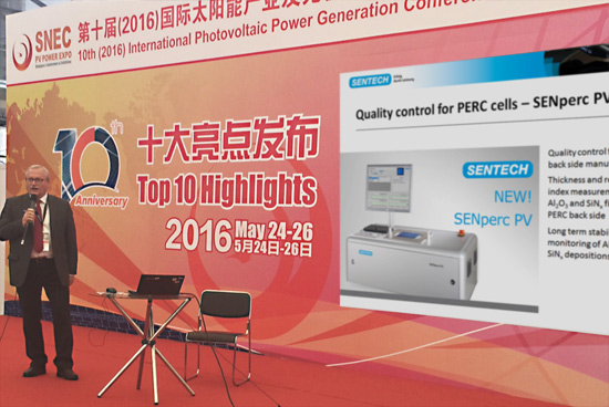 Dr. Bernd Gruska präsentiert das neue SENperc PV für die  „Top 10 Highlights“ auf der SNEC PV Power 