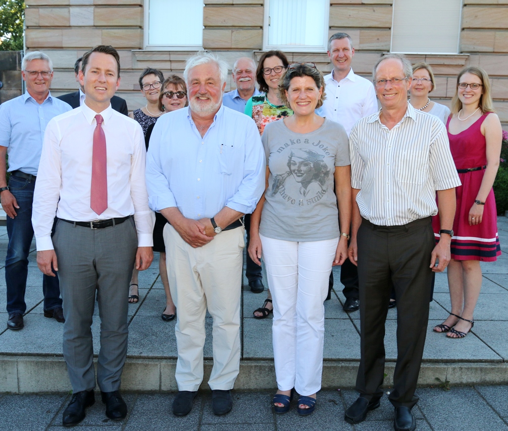 (©Foto: hl-studios, Erlangen, v.l): Die Stiftergemeinschaft 2016, links vorne Maximilian Schmitt