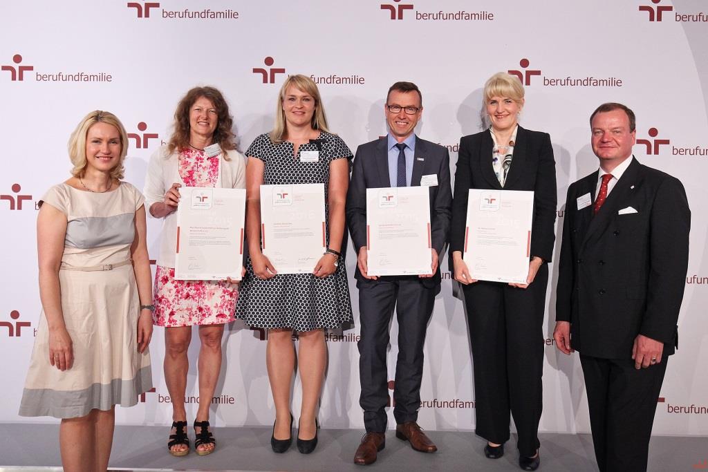 Auszeichnung der familienfreundlichsten Unternehmen in Deutschland (Bildquelle: Sparda-Bank München Auszeichnung der familienfreundlichsten Unternehmen in Deutschland (Bildquelle: Sparda-Bank München