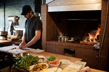 Kochen mit frischen Zutaten aus der Region oder lokalem Anbau