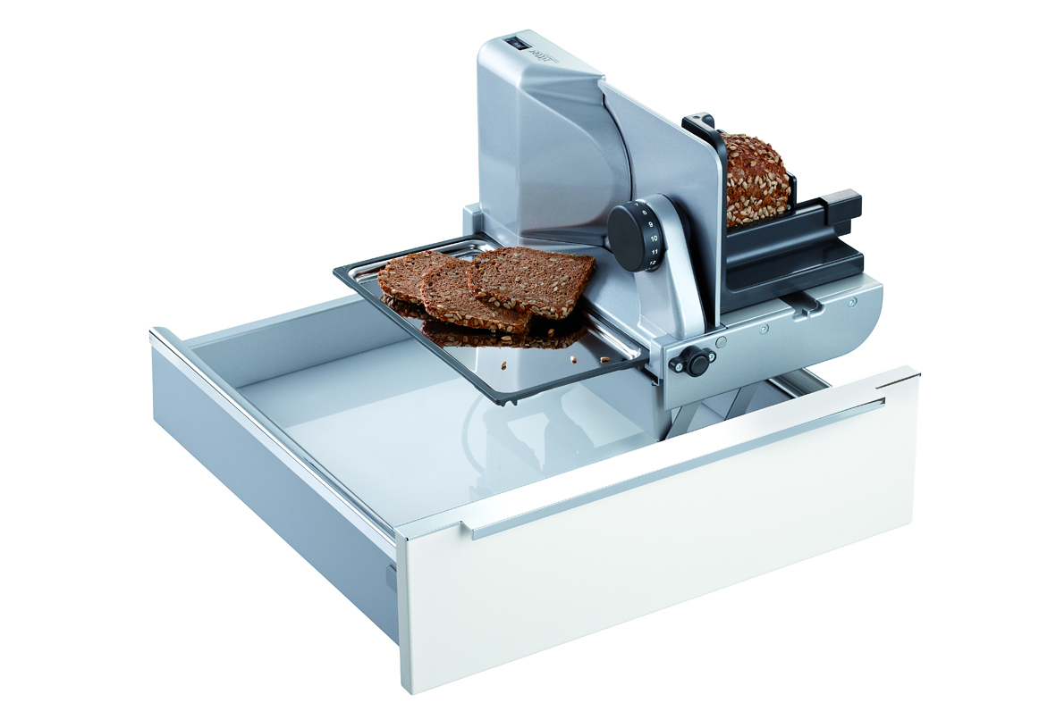Vom Allesschneider bis zum Toaster: Viele Einbaugeräte lassen sich in Schubladen verstauen Vom Allesschneider bis zum Toaster: Viele Einbaugeräte lassen sich in Schubladen verstauen