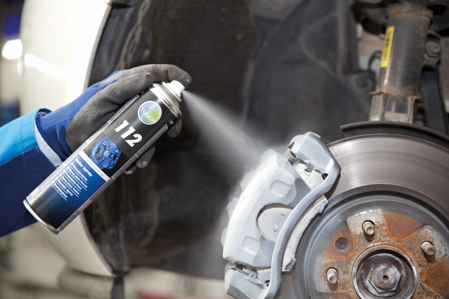 Professional Line von TUNAP: Reparatur, Wartung und Pflege aus der Dose. Bild: TUNAP