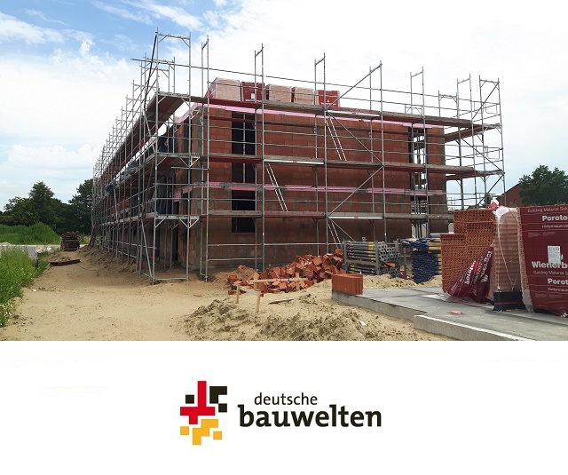 Die ersten Reihenhäuser von Deutsche Bauwelten nehmen Gestalt an