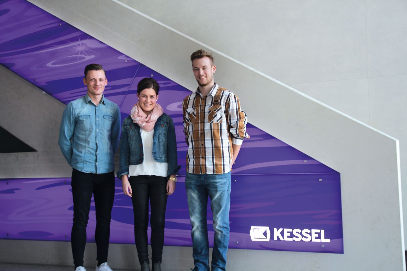 (V.l.n.r.) Marcel Santl, Anna Riepl und Patrick Zimmermann setzen auf ein duales Studium bei KESSEL.