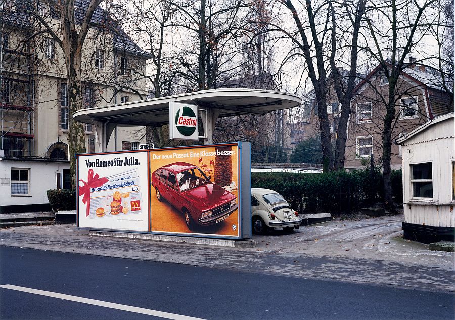 Max Regenberg: Tankstelle, 1980, Köln, D (Bildquelle:©Max Regenberg, Court. Galerie Th. Zander, 2016 Max Regenberg: Tankstelle, 1980, Köln, D (Bildquelle:©Max Regenberg, Court. Galerie Th. Zander, 2016
