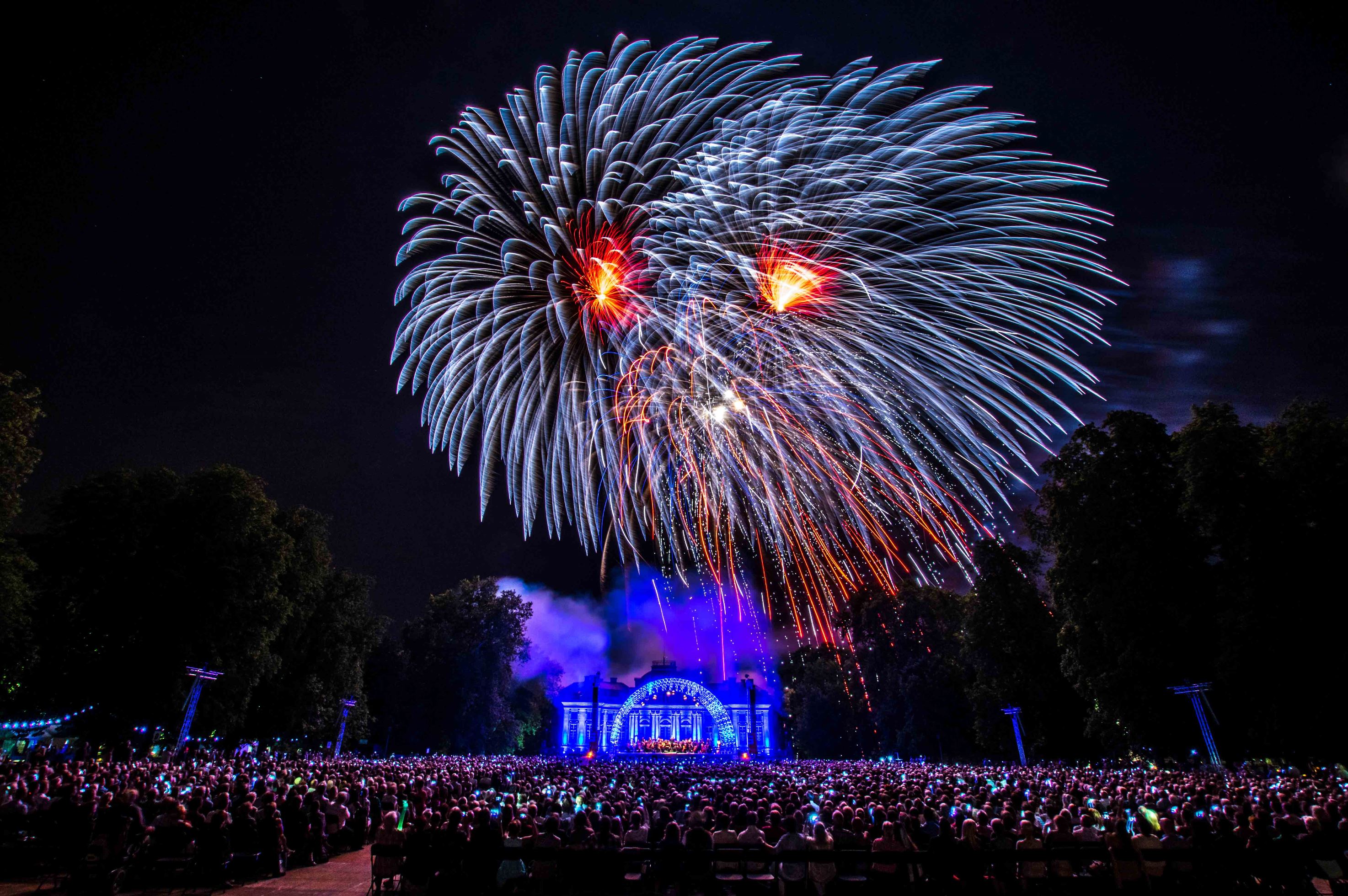 Klassik Open Air& Feuerwerk, Ludwigsburger Schlossfestspiele, Seeschloss Monrepos, 2015 (Bildque Klassik Open Air& Feuerwerk, Ludwigsburger Schlossfestspiele, Seeschloss Monrepos, 2015 (Bildque
