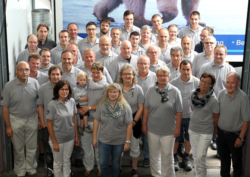 Das erfahrene Team der LKT - Mehr als die Hälfte der Mitarbeiter ist mindestens seit 20 Jahren dabei Das erfahrene Team der LKT - Mehr als die Hälfte der Mitarbeiter ist mindestens seit 20 Jahren dabei