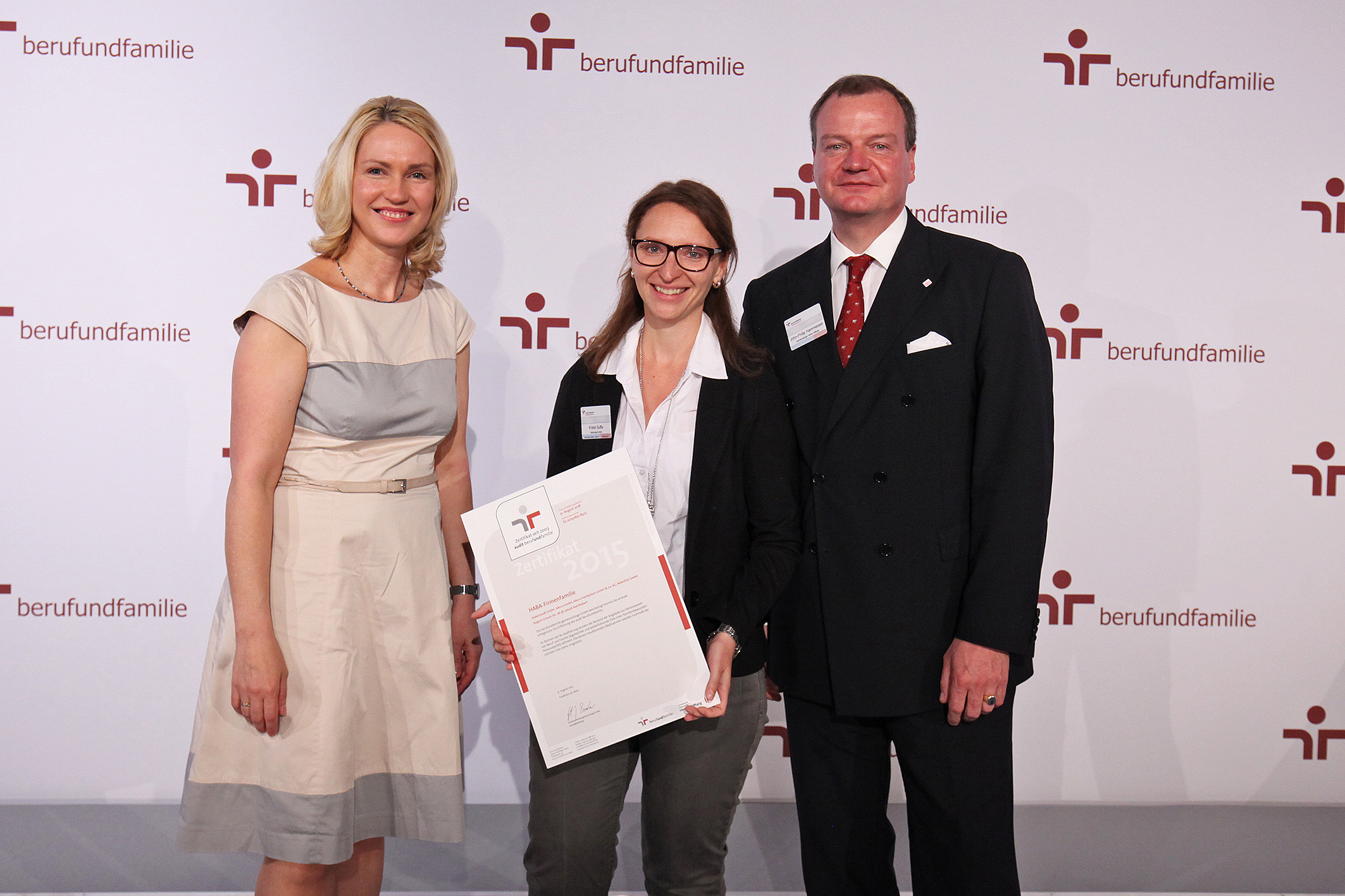 v.l.: Manuela Schwesig, Kristin Suffa und John-Philip Hammersen