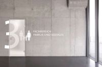 Glastür in Weißglas PURE WHITE mit individueller Lasergrafik, beidseitig bearbeitet. (Griffwerk)